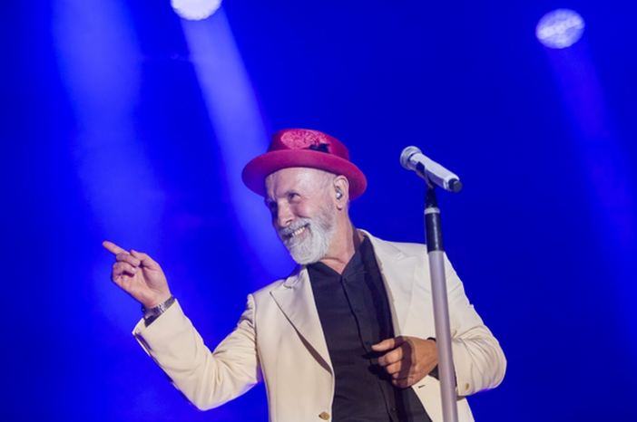 Dino Merlin u Slavonskom Brodu nastavio veliku turneju pred oko 10 tisuća ljudi