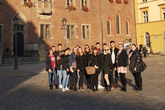 Učenici Ekonomsko-birotehničke škole odradili stručnu praksu u Poljskoj u sklopu Erasmus+