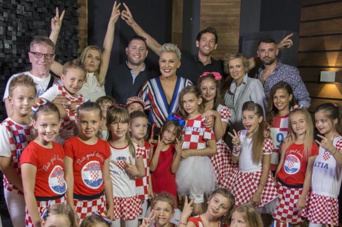 Hrvatske pjevačke zvijezde i Zaprešić boysi zajedno za Hrvatsku!