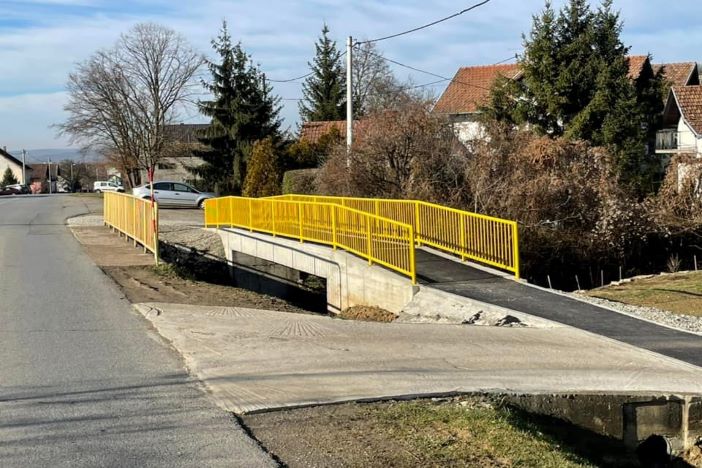 Novi pješački most