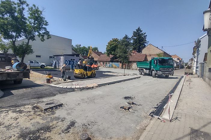 Započelo asfaltiranje novog parkirališta u Ulici Ante Starčevića