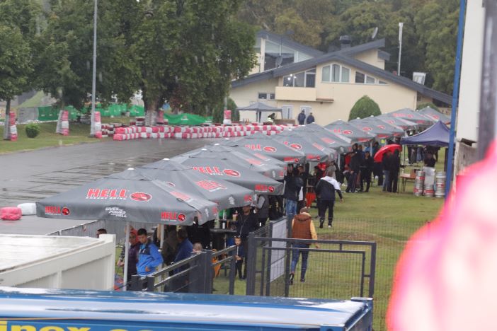 Pred nama je 2.  Brod Open Race