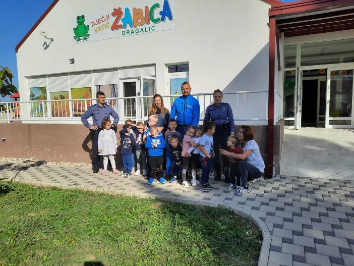 Mali policajci preuzeli posao u Dragaliću