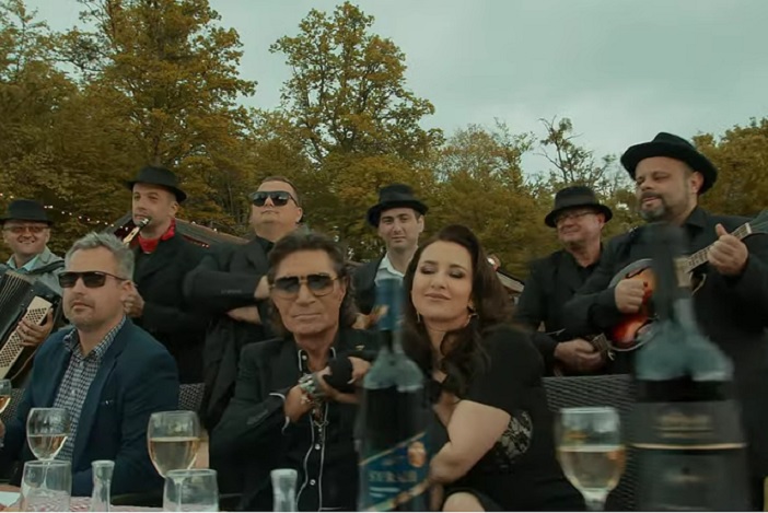 Jasmin Stavros i Žera imaju &quot;Sto života&quot;