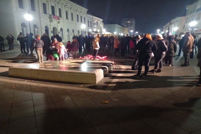 Bili smo na sinoćnjem prosvjedu protiv Covid mjera. Evo što kažu sudionici.